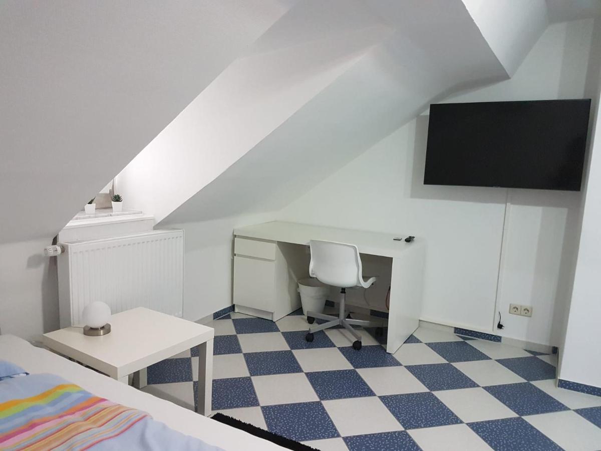 Ruhige Gemuetliche Ferienwohnung In Karlsruhe Daxlanden Fuer Monteure, Pendler, Geschaefsreisen, Wochenendreisen Bagian luar foto